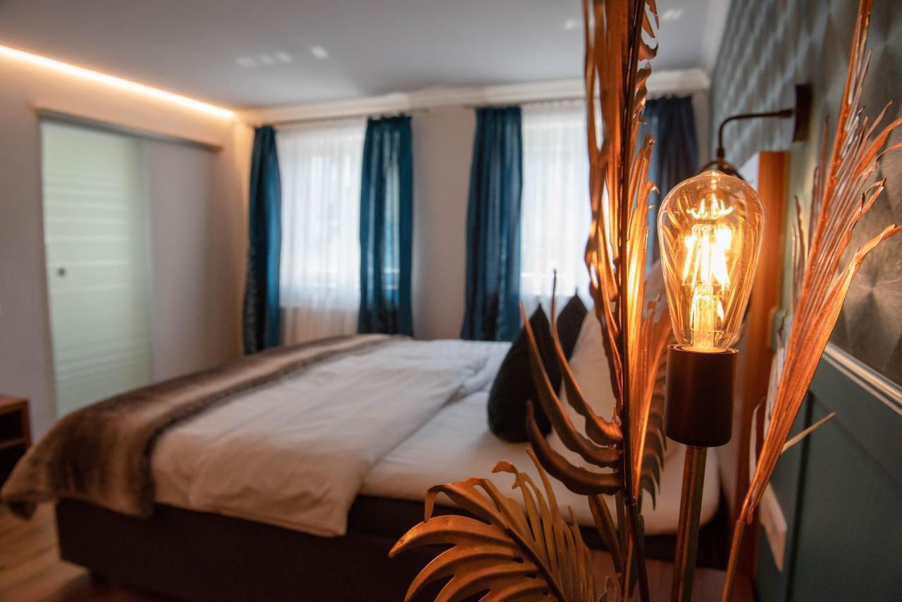 Zum Schloss 4*