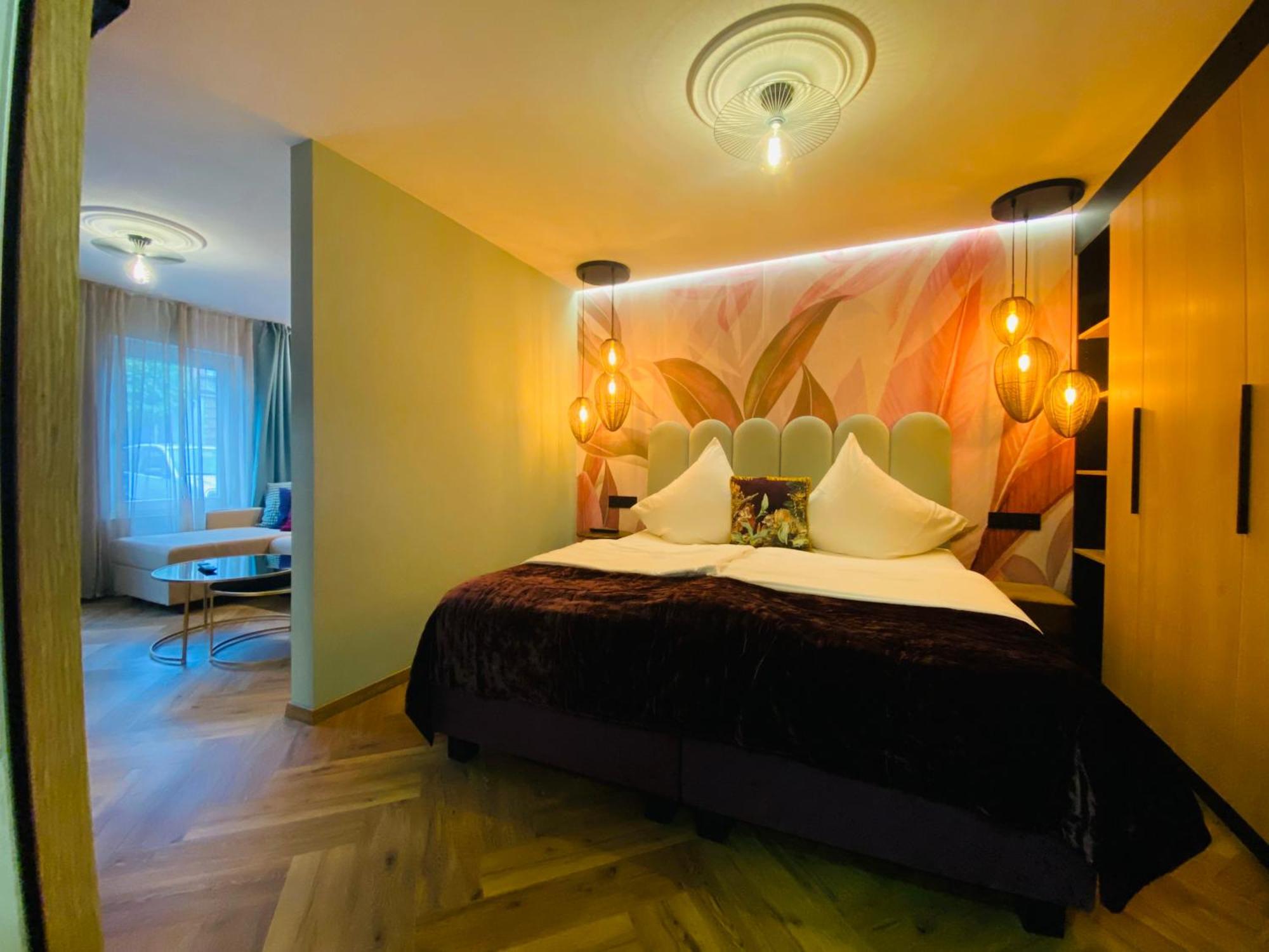 Zum Schloss 4*