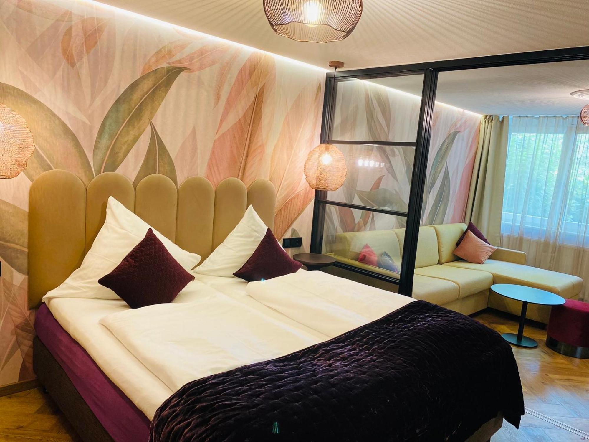 Zum Schloss Hotel 4*
